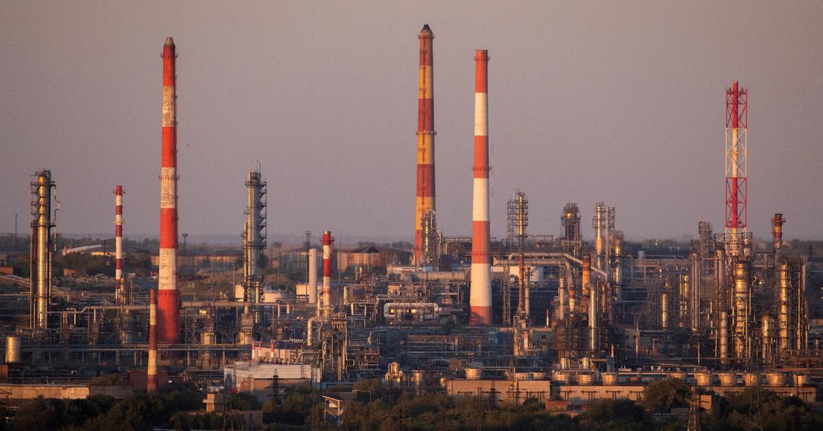 Russia’s oil and gas revenues expected to plummet