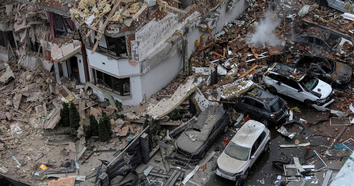 Russia launches 12-hour attack on Kyiv, killing four