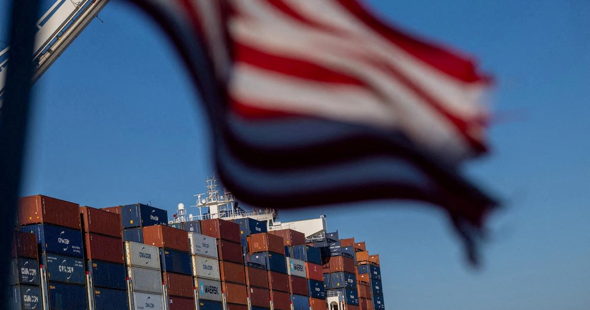 US trade gap shrinks to lowest level since 2009