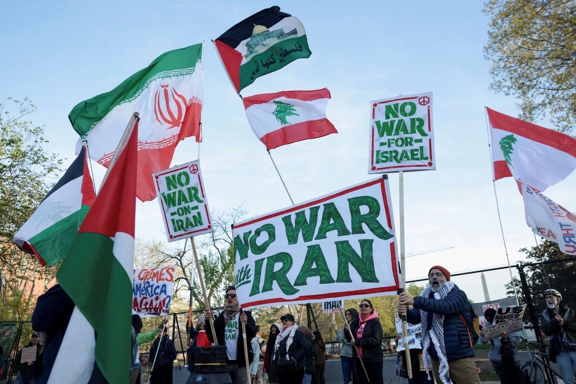 People protesting against the war in Iran.