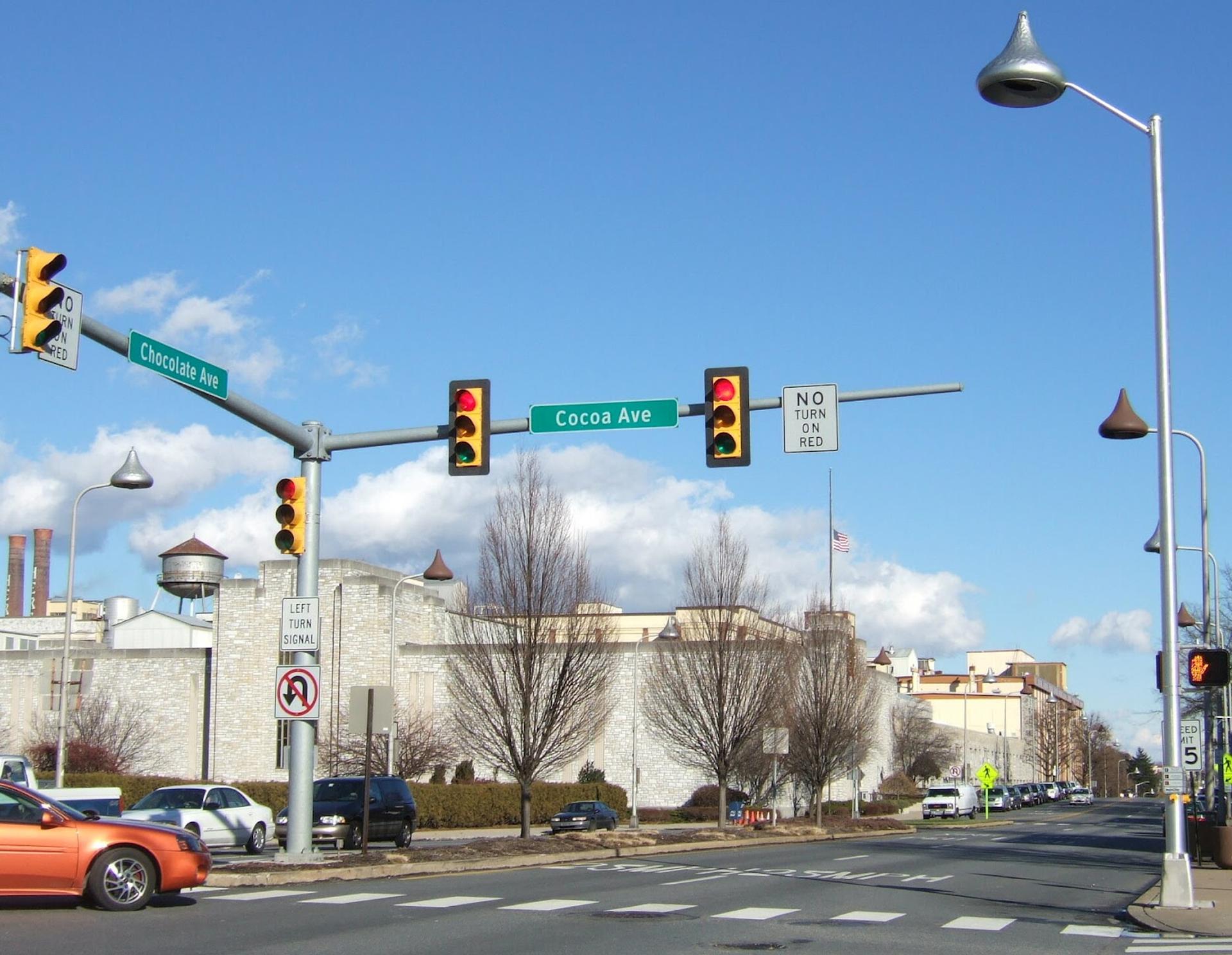 An image of a crossroad with the street name Cocoa Avenue