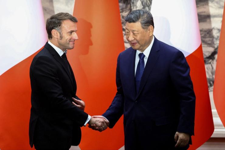 Chinese President Xi Jinping and French President Emmanuel Macron.