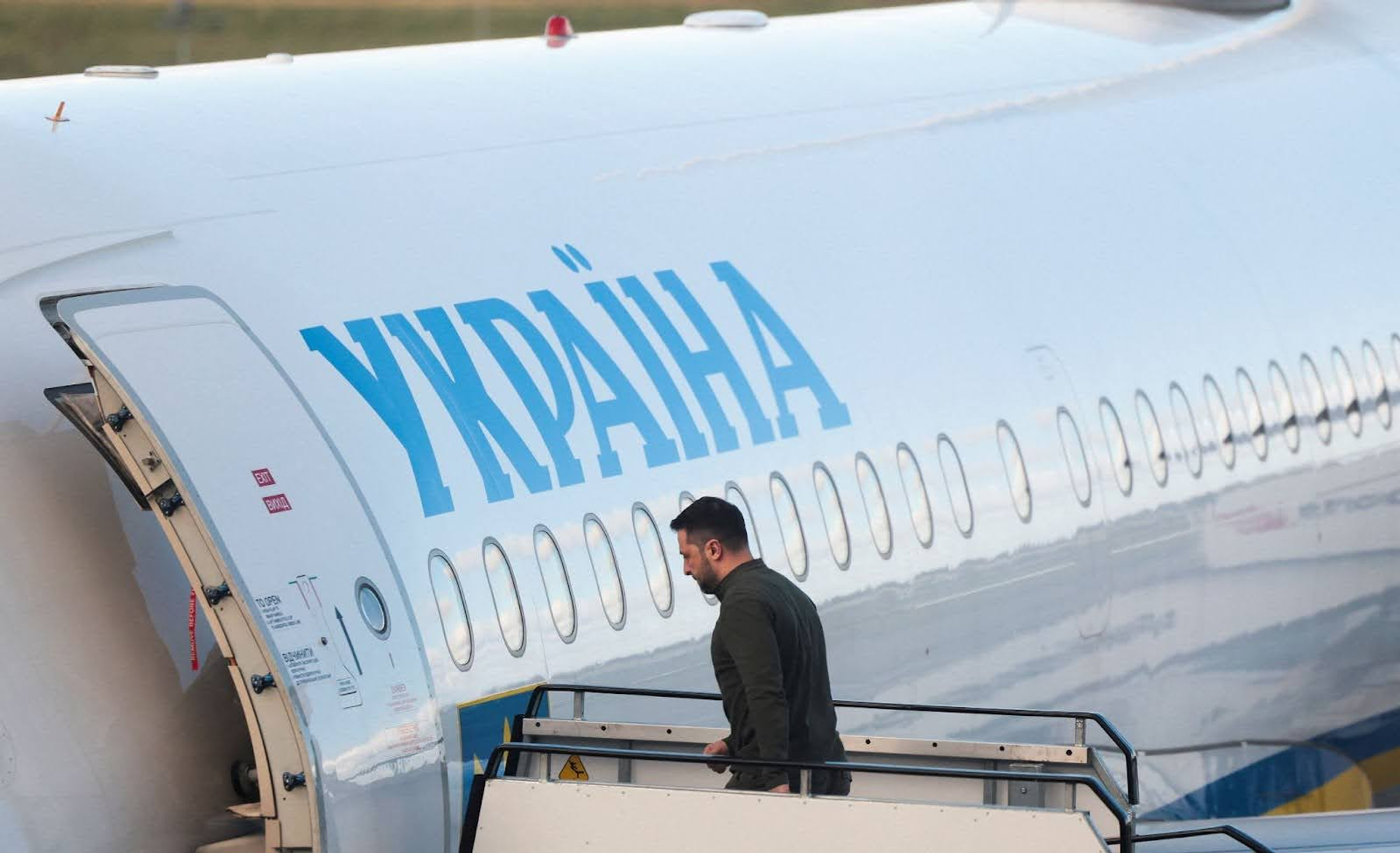 Zelenskyy boarding a flight to the US. 