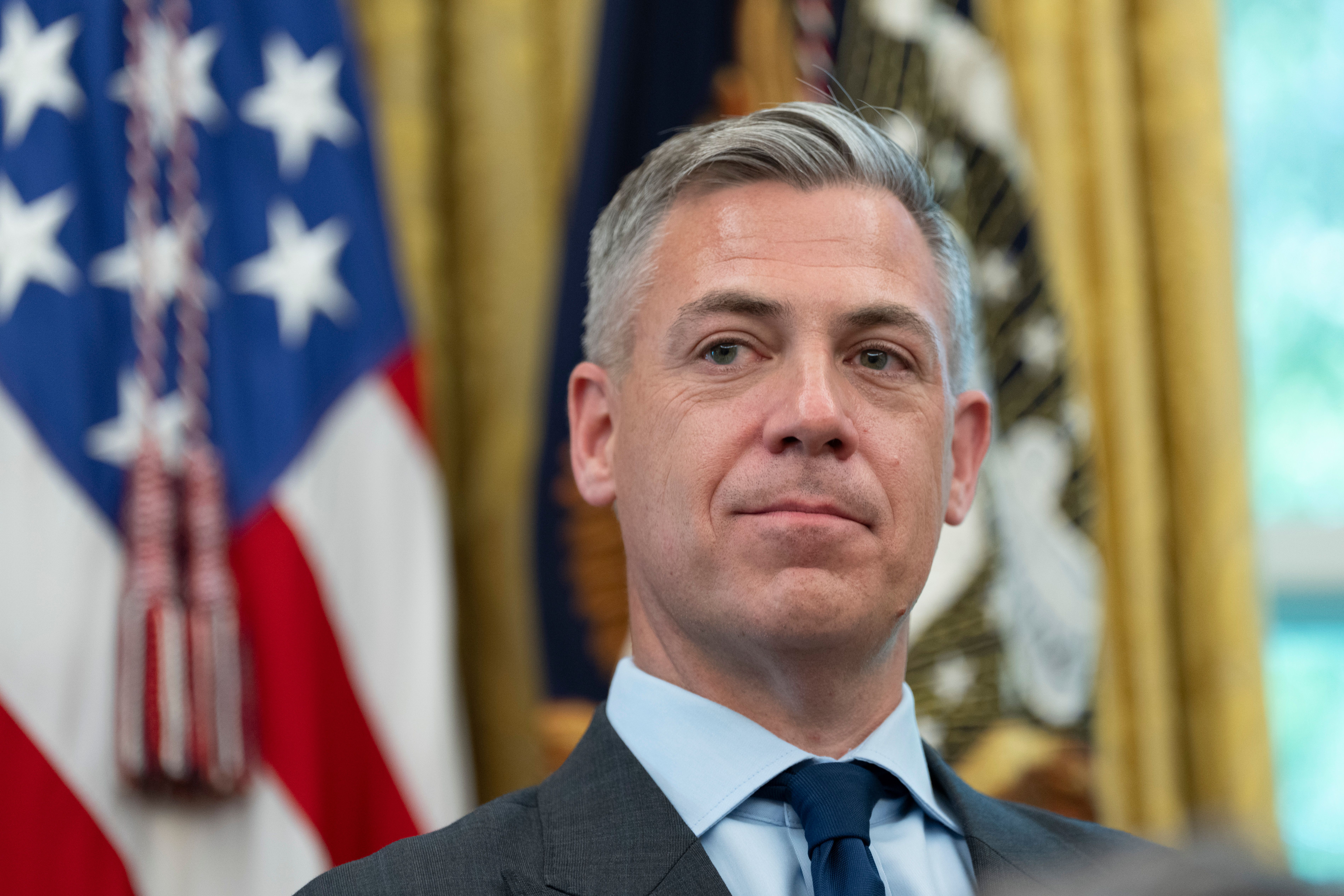 Trump keeps some Republicans off Russia sanctions bill