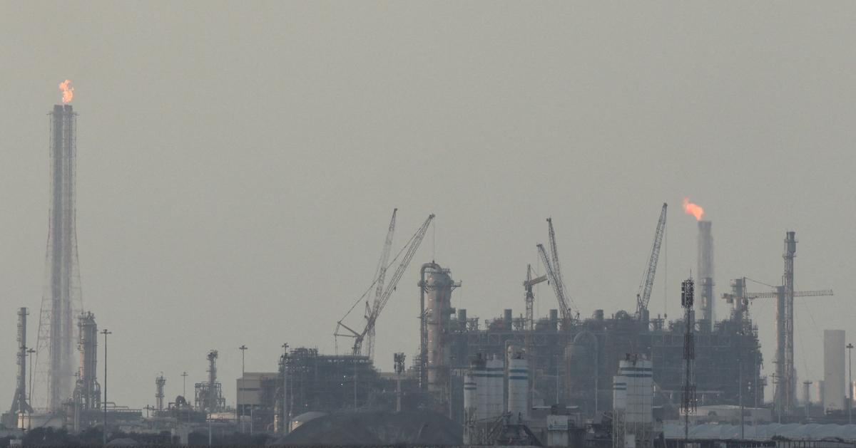 Qatar eyes return of gas exports