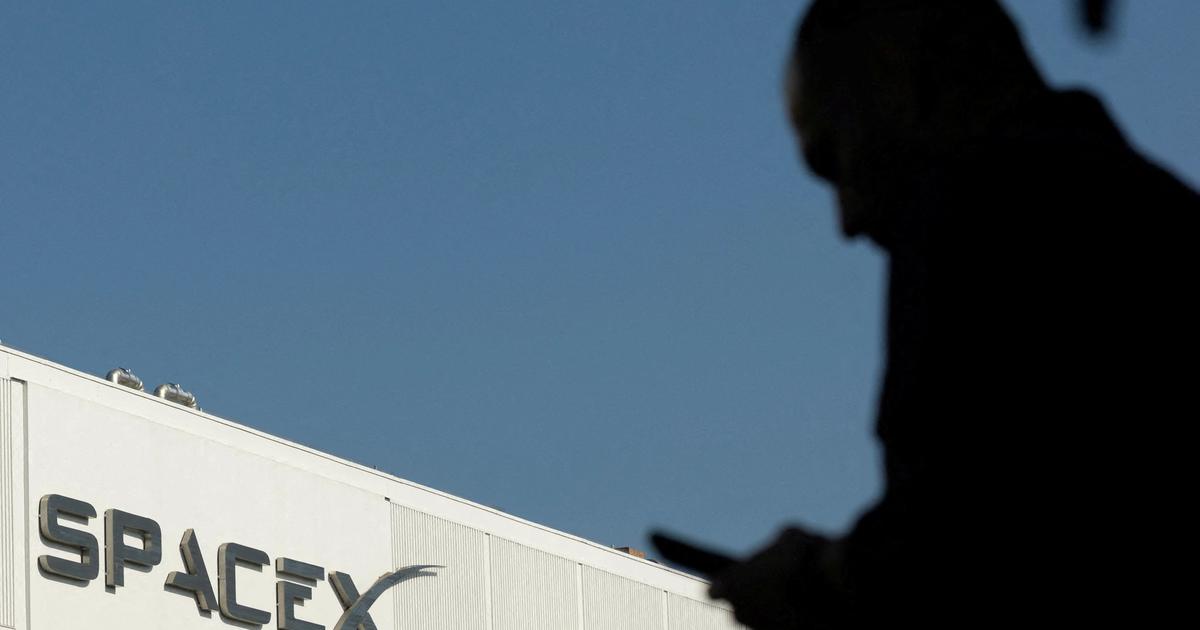 the Trump administration has talked with SpaceX about donating shares