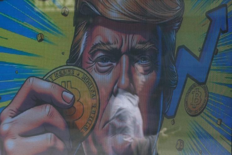 A mural with Trump holding a Bitcoin