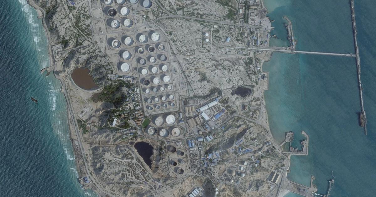 Iranâs export lifeline runs dry as US defends blockade