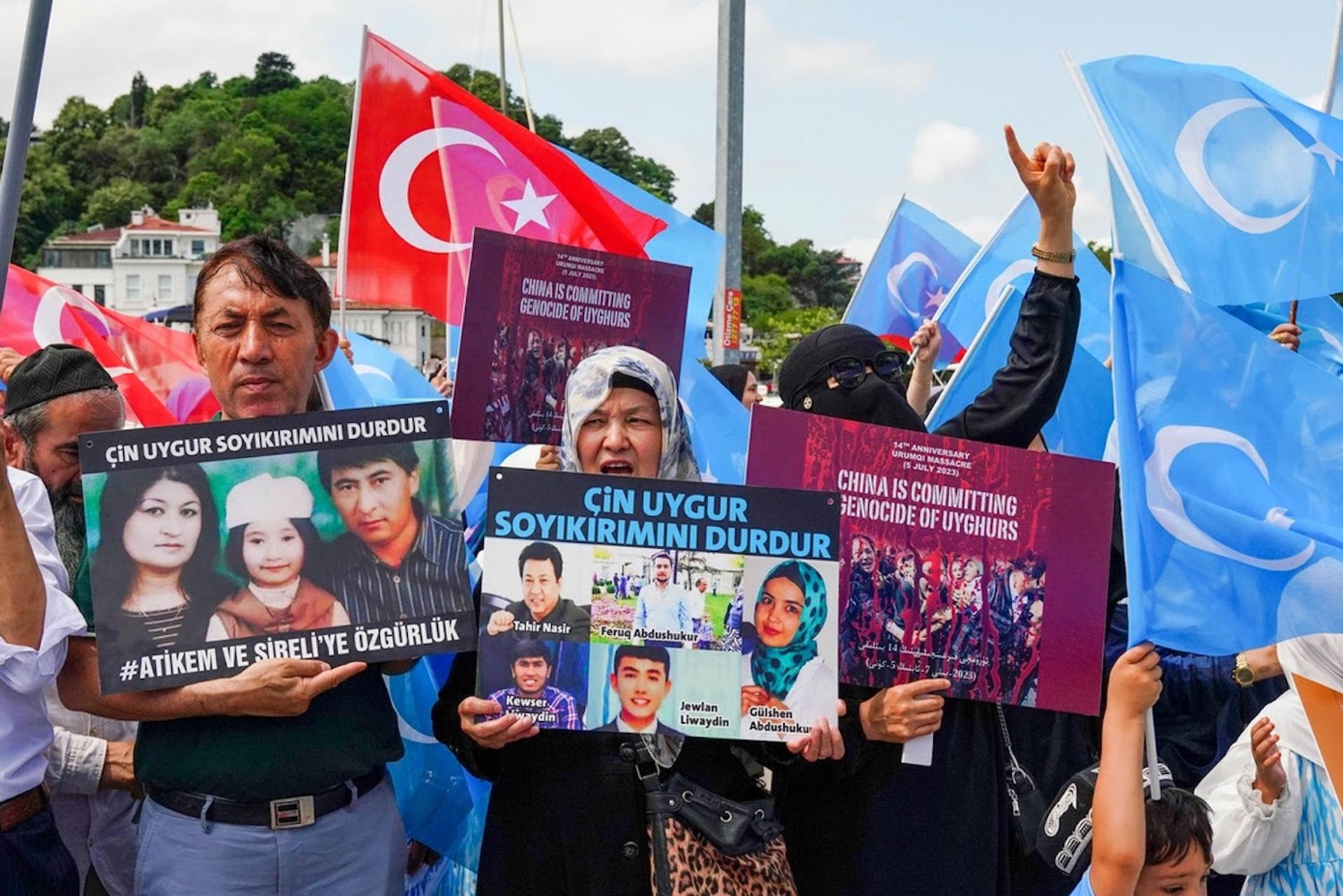Uyghurs protest at the Chinese consulate in Istanbul