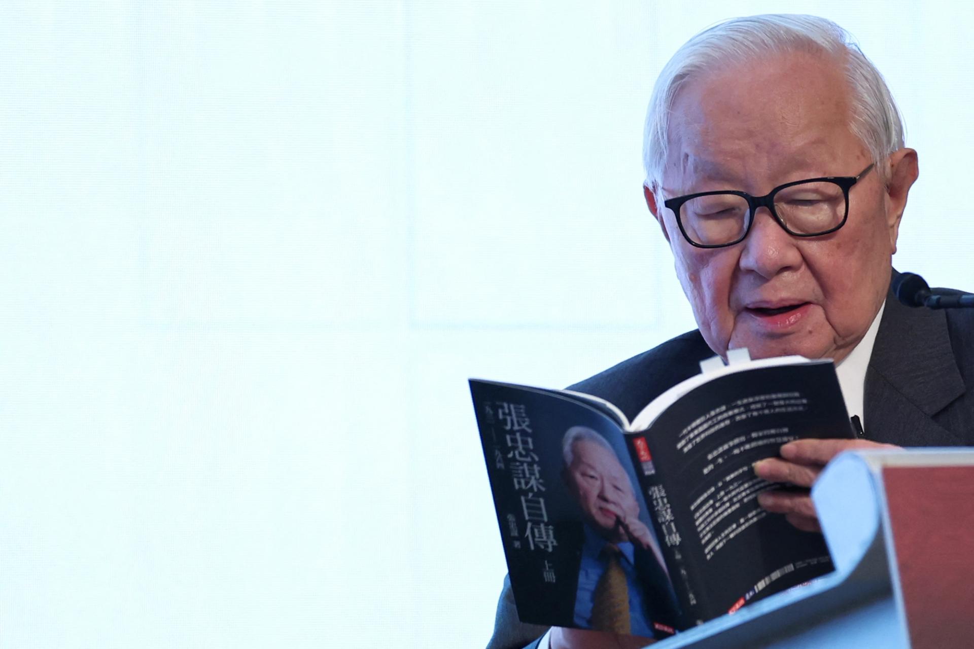 Morris Chang speaks at the book launch of his autobiography in Taipei, Taiwan