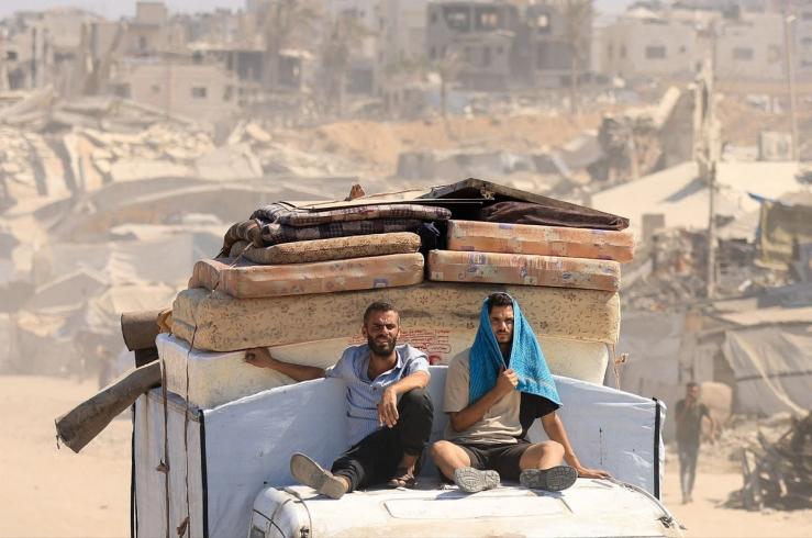 People fleeing Gaza City.