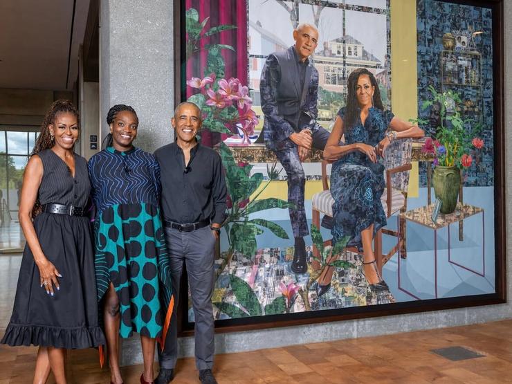 Njideka Akunyili Crosby with the Obamas in front of the portrait.