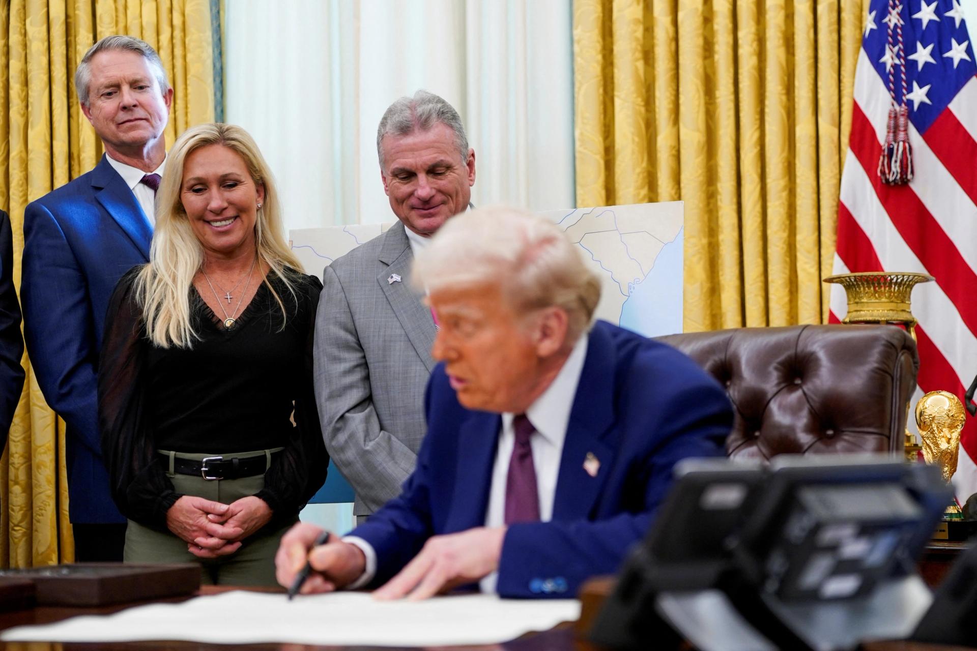 Donald Trump with members of Congress