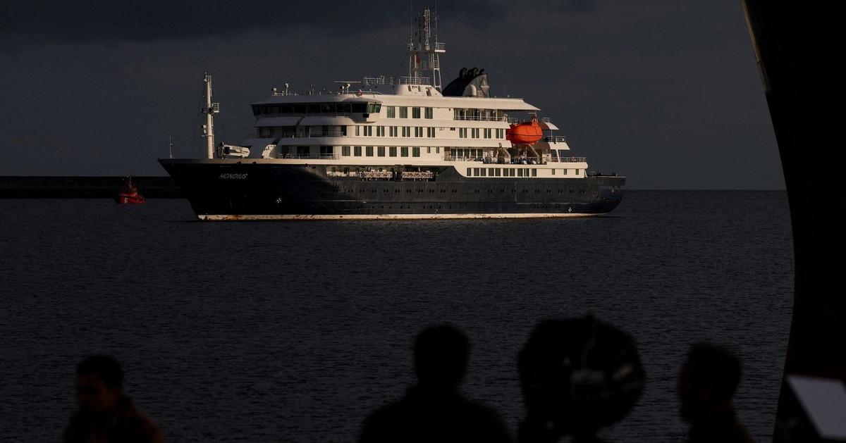 Passengers test positive as hantavirus response criticized