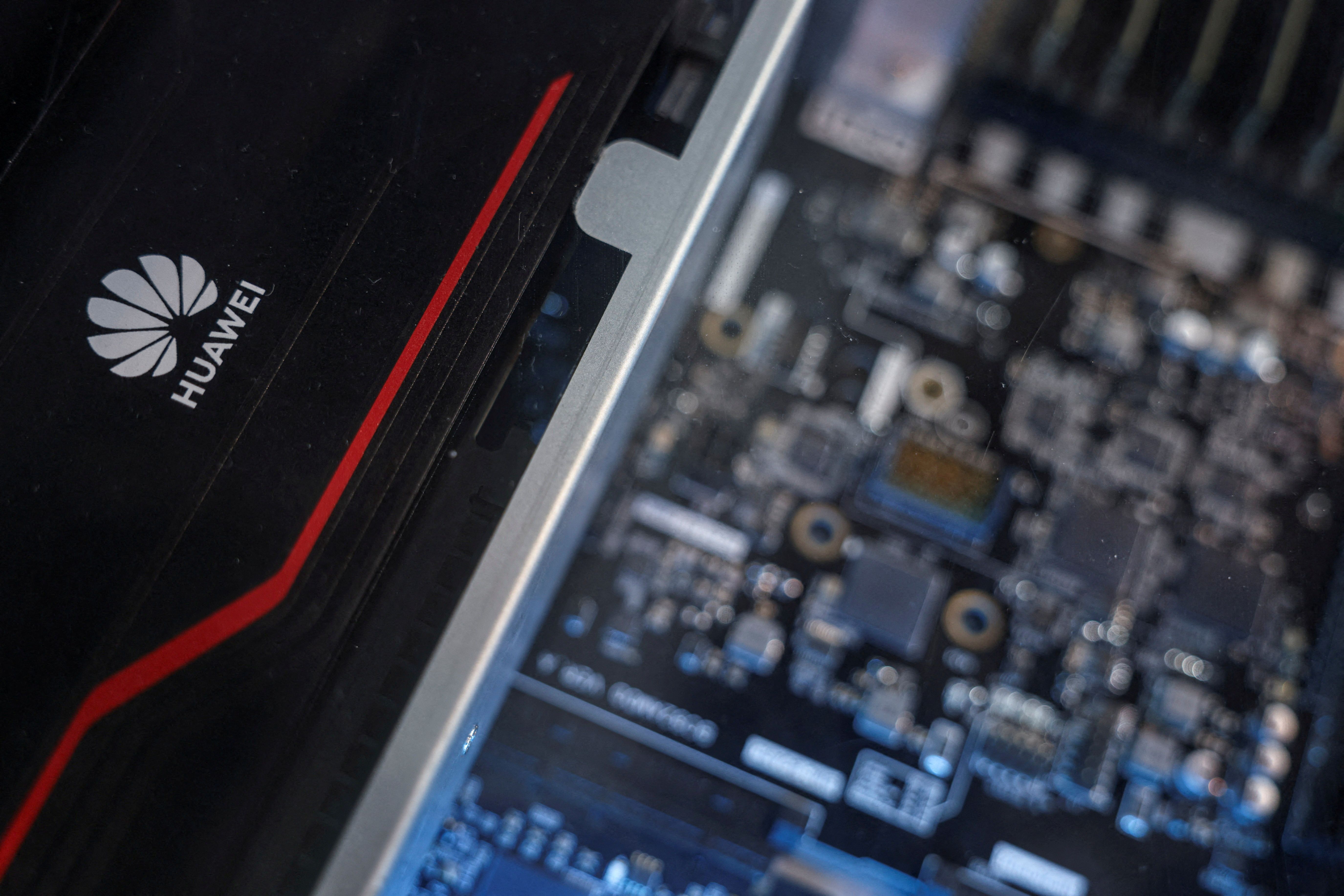 A Huawei Atlas 800 inference server.