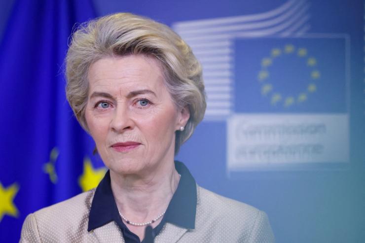 European Commission President Ursula von der Leyen attends a news conference in Brussels, Belgium February 16, 2023. REUTERS/Johanna Geron/File Photo