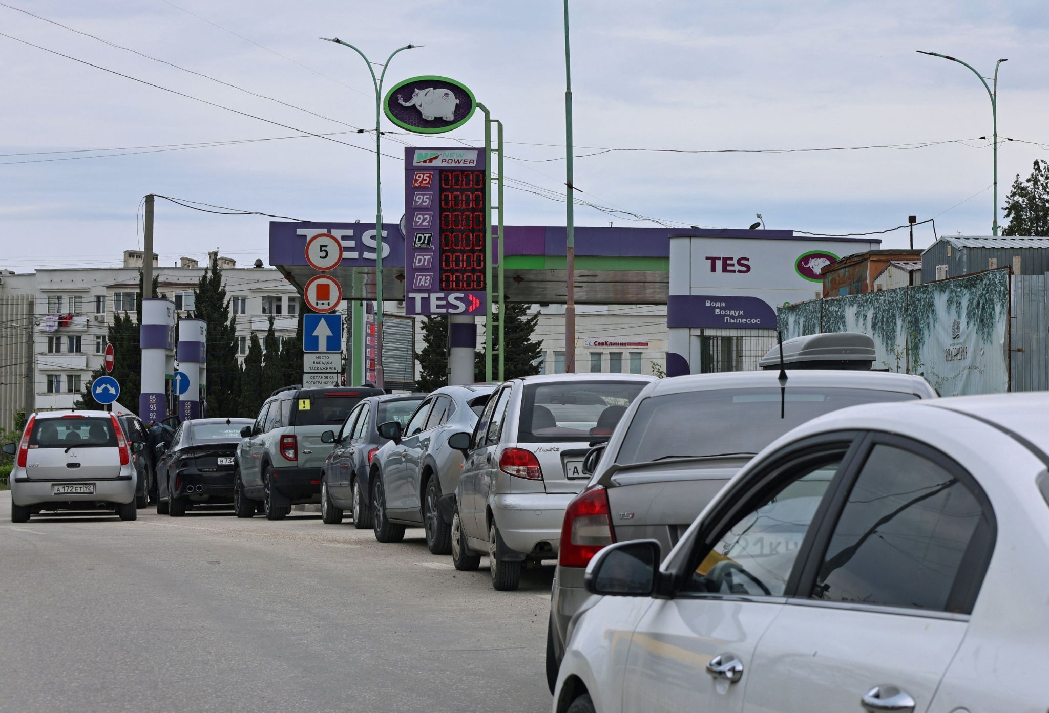 Lines for gas in Crimea