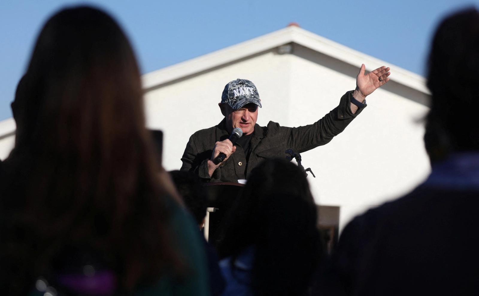 Mark Kelly (D-AZ) attends a campaign rally