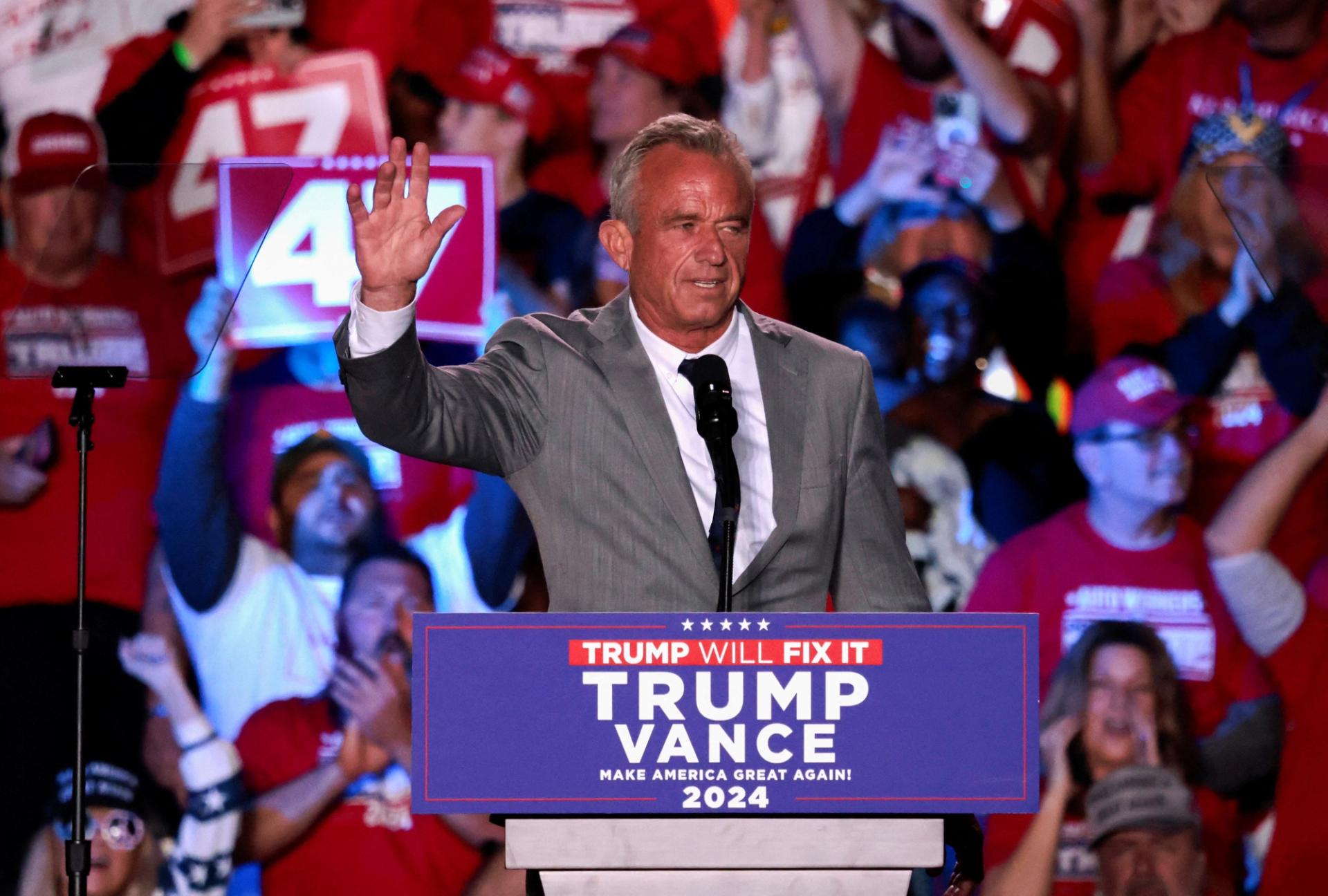 RFK Jr. at a Donald Trump rally