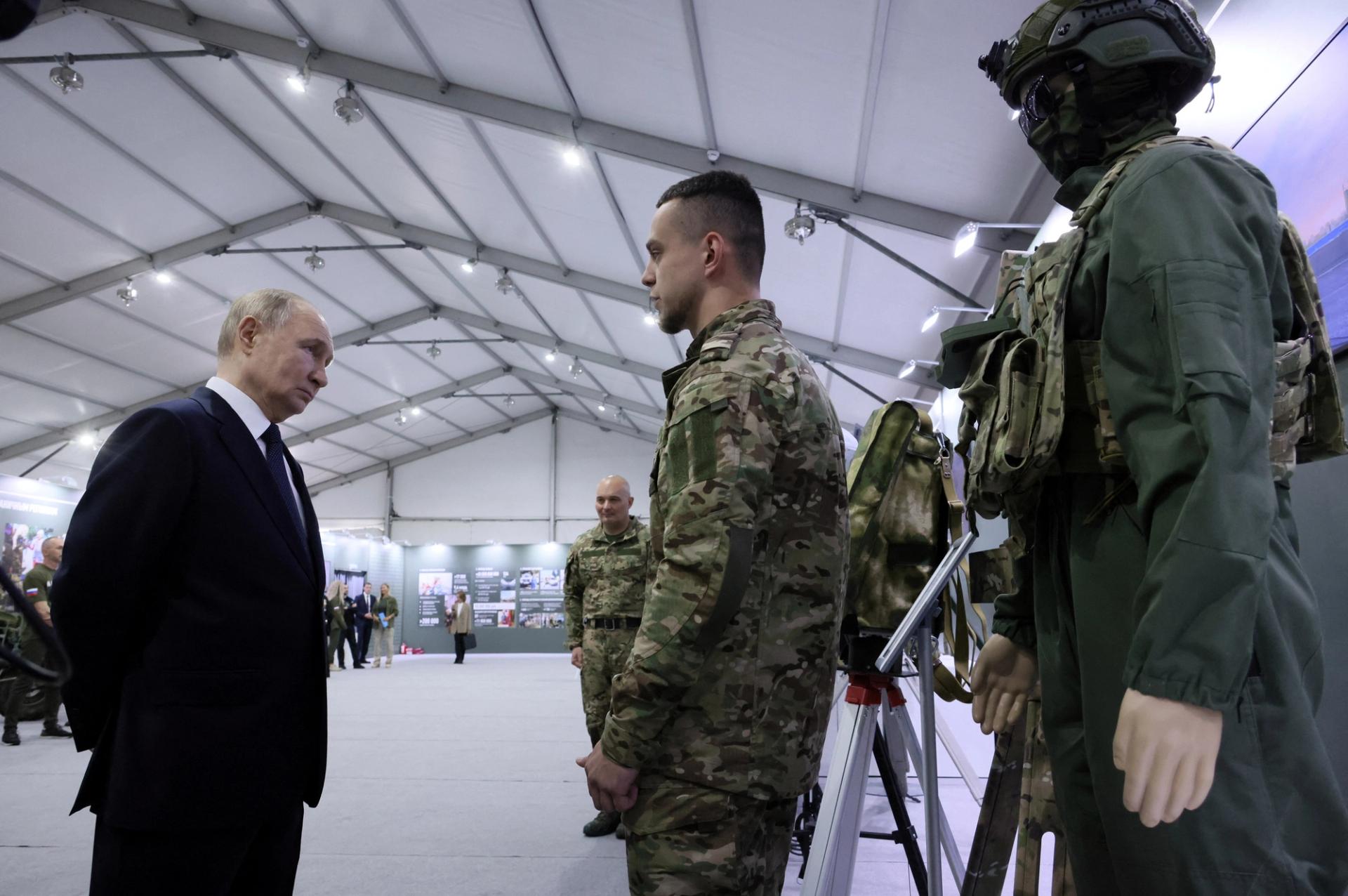 Russian President Vladimir Putin tours a military hardware exhibition organised by the All-Russia People’s Front political movement, in Moscow, Russia July 6, 2025. 