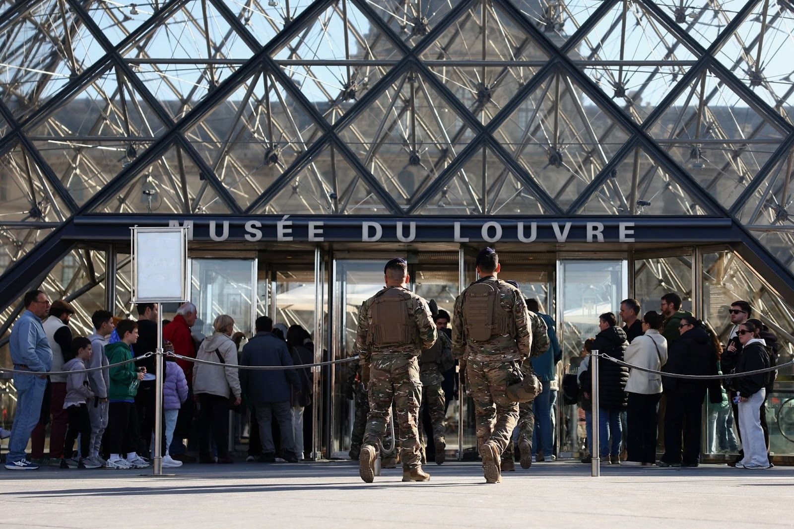 French soldiers guard the Louvre