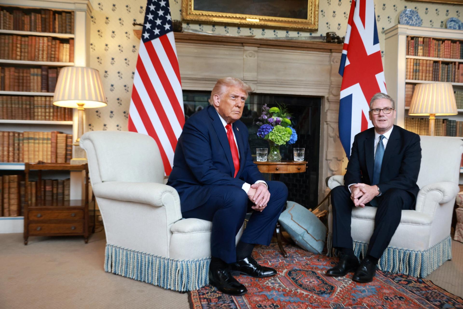 US president Donald Trump is greeted my British Prime Minister Sir Keir Starmer.
