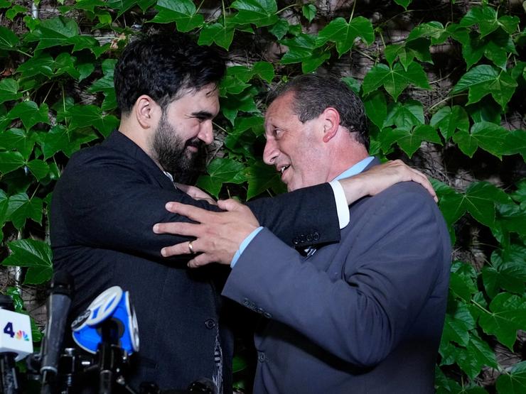 Zohran Mamdani greets Brad Lander