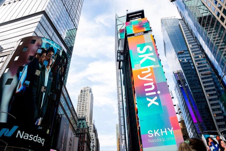 An advertisement featuring Semiconductor and memory chip company SK Hynix.