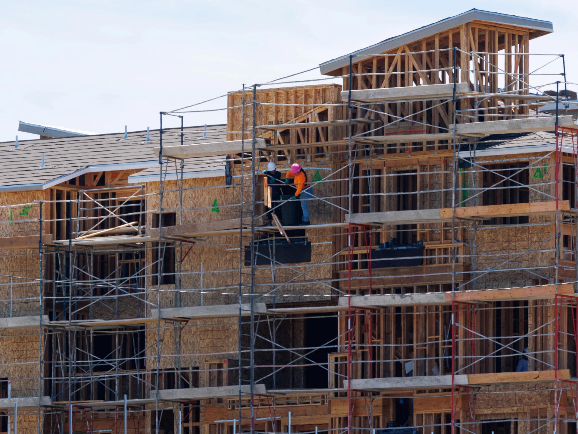 Housing construction in California 