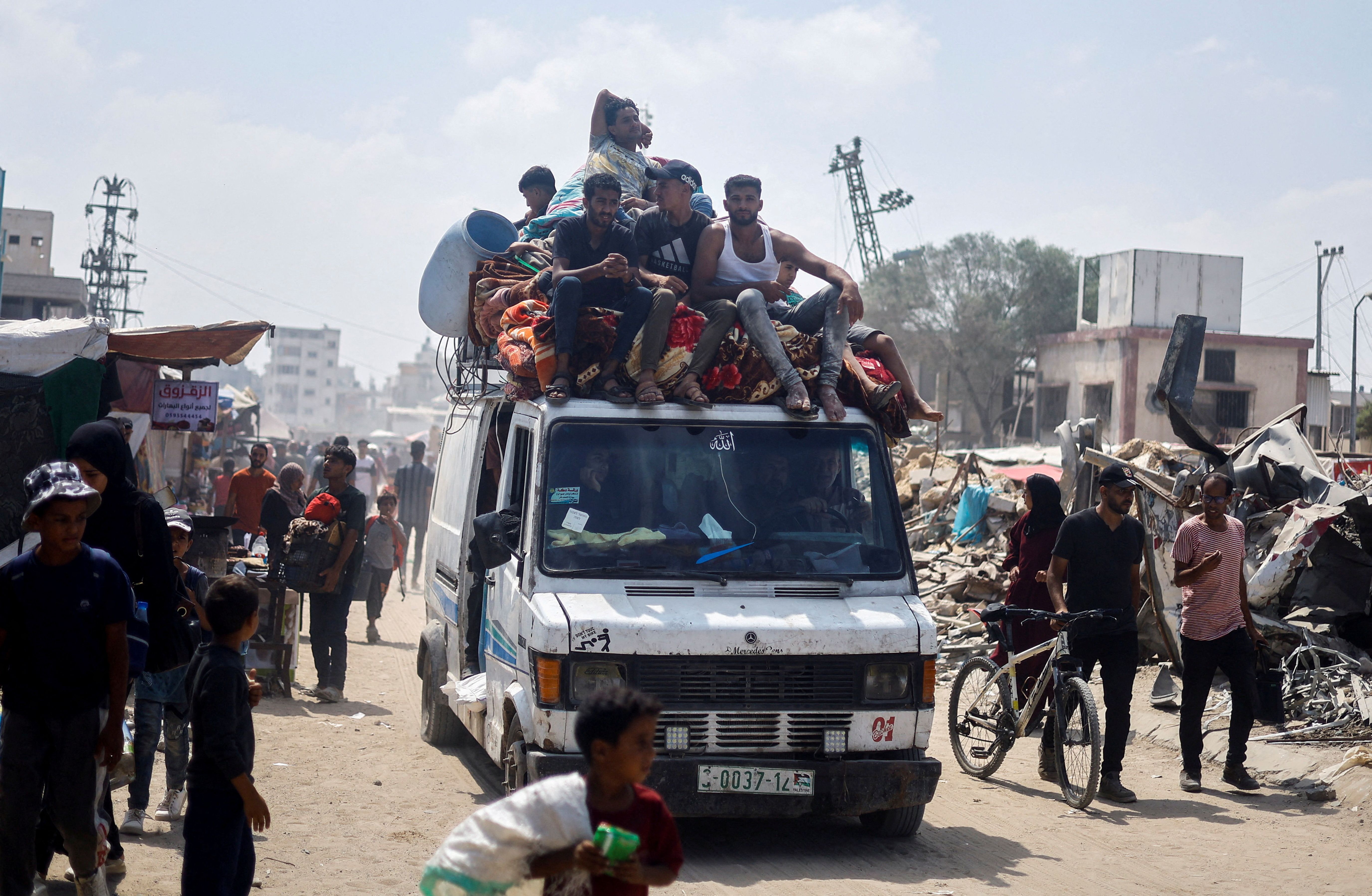Gazans fleeing.