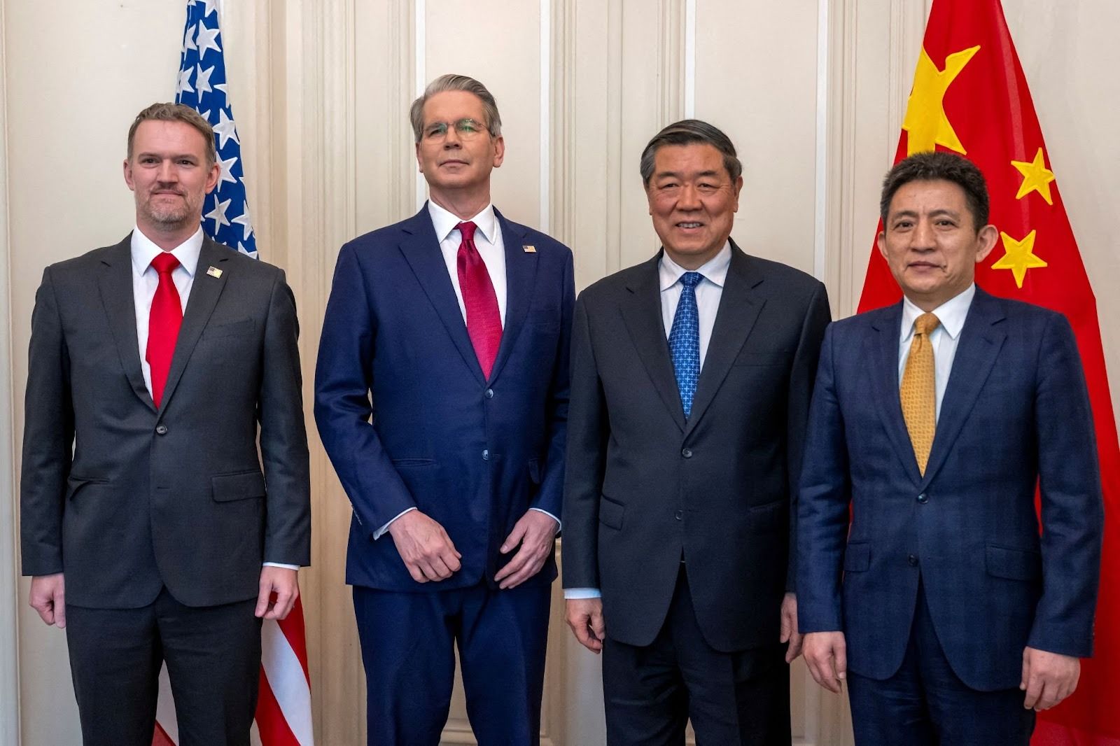 A photo of US and Chinese trade negotiators. 