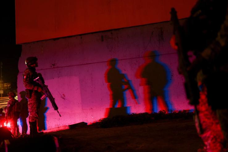 Soldiers bolster security in Guadalajara after the death of ‘El Mencho’ in military operation.
