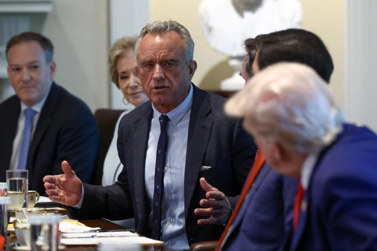 Trump holds a Cabinet meeting.