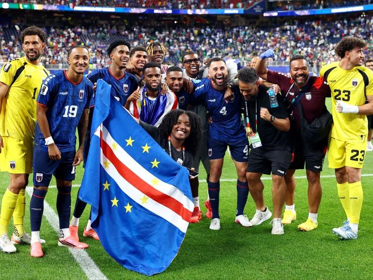 Soccer Football - FIFA World Cup 2026 - Group H - Cape Verde v Saudi Arabia - Houston Stadium, Houston, Texas, U.S. - June 26, 2026 Cape Verde players and staff celebrate after the match as Cape Verde qualify for the knockout stages of the World Cup.