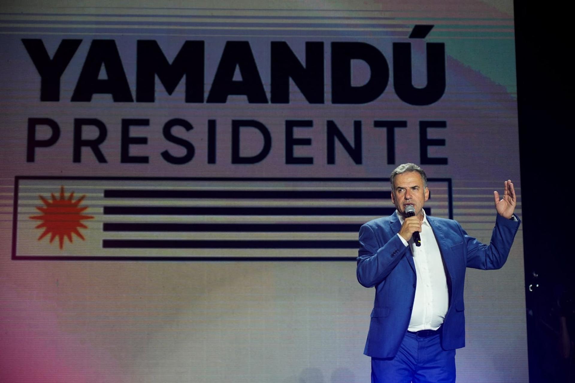 A photo of Yamandú Orsi during his victory speech.