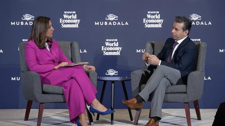 Marty Makary on stage.