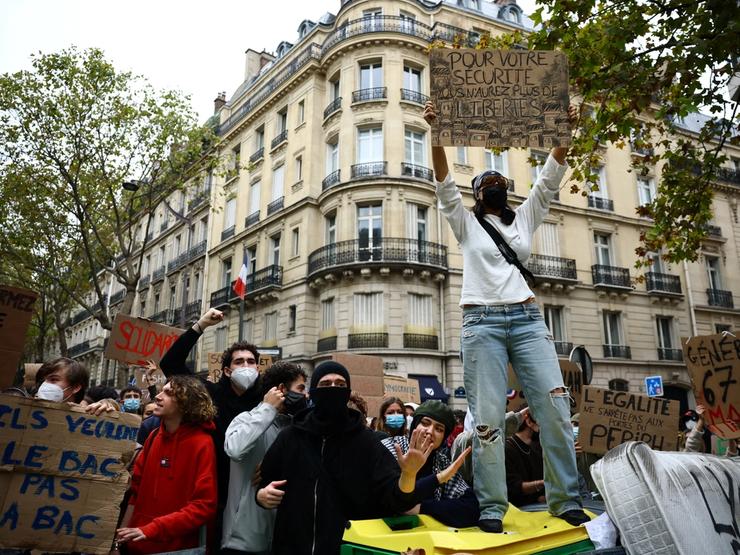 French students protesting