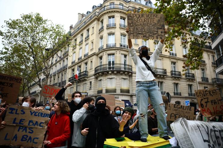 French students protesting