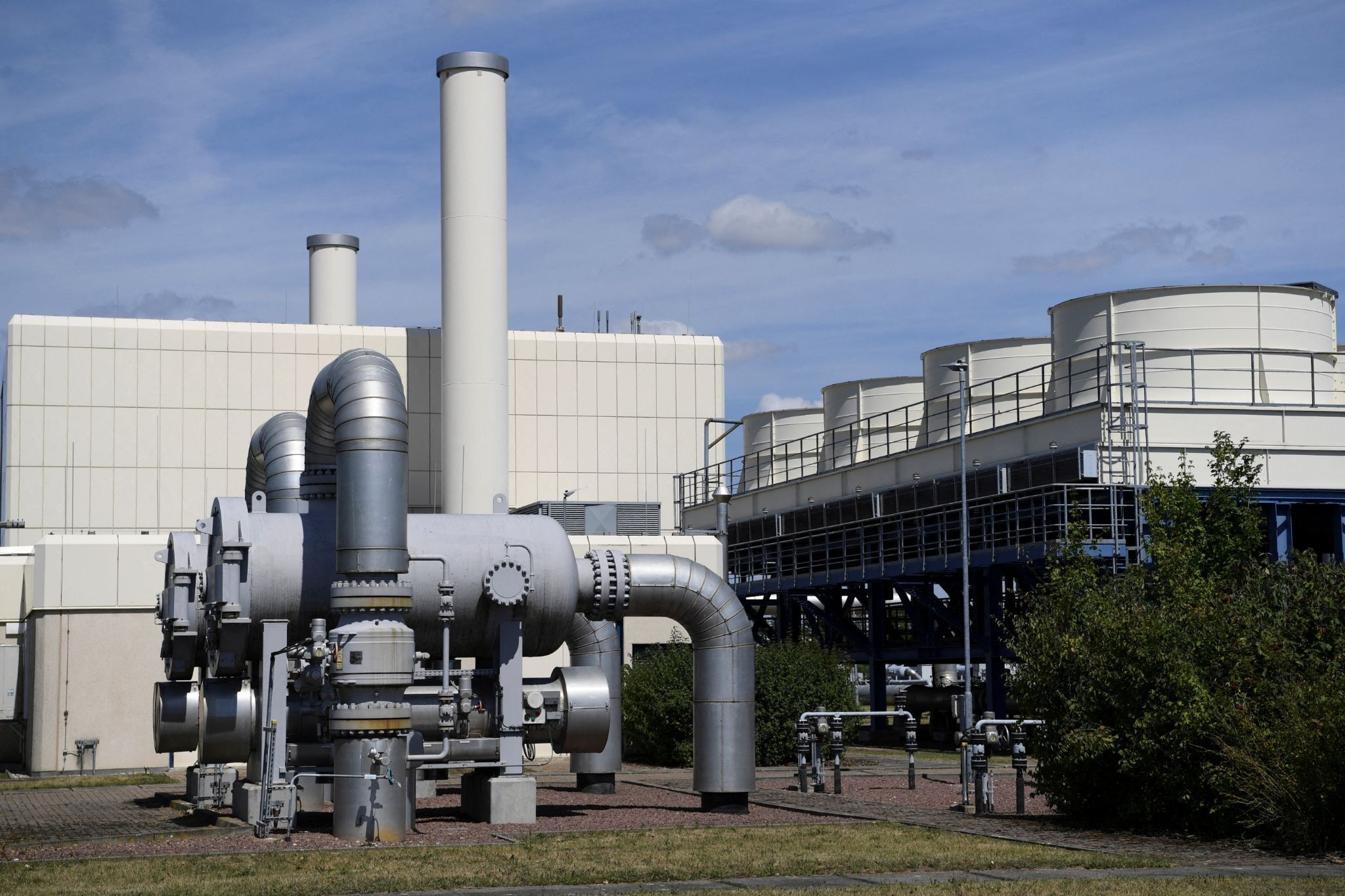 Europe scrambles to up gas supplies ahead of winter