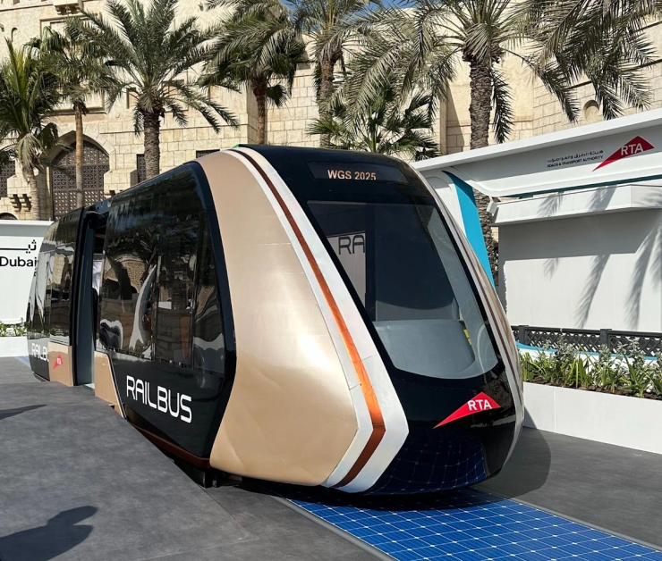 A railbus in Dubai.