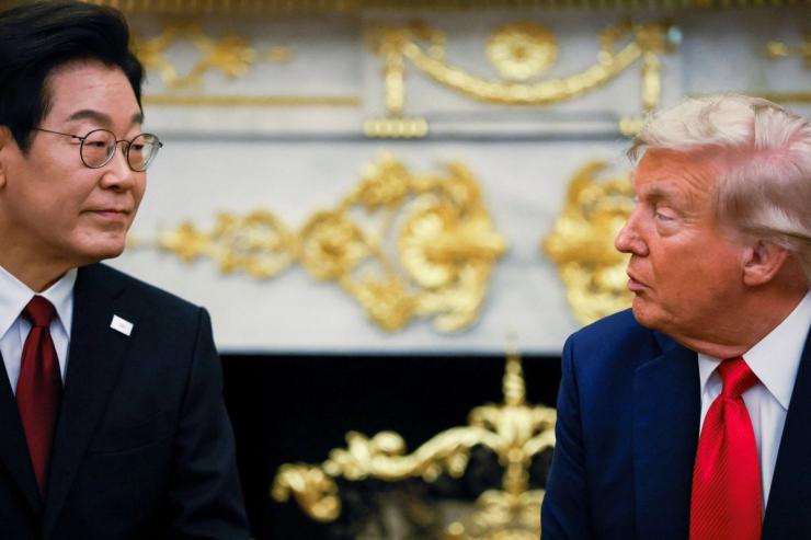 US President Donald Trump meets with South Korean President Lee Jae Myung at the Oval Office.