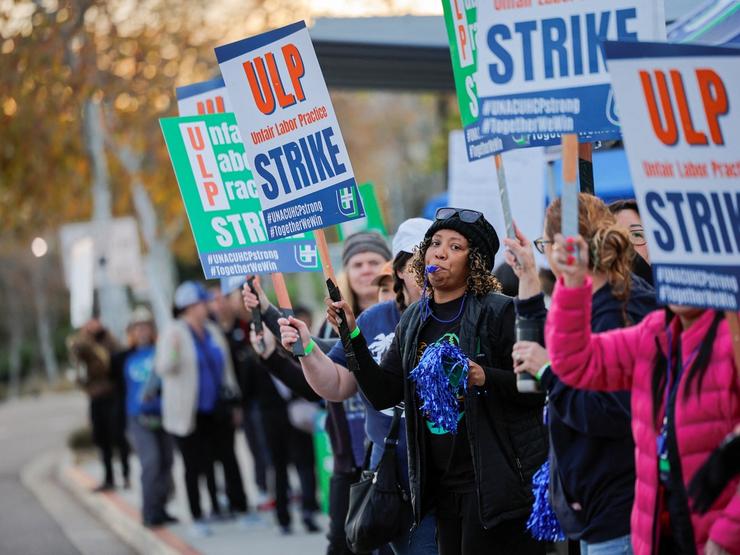 Union workers on strike