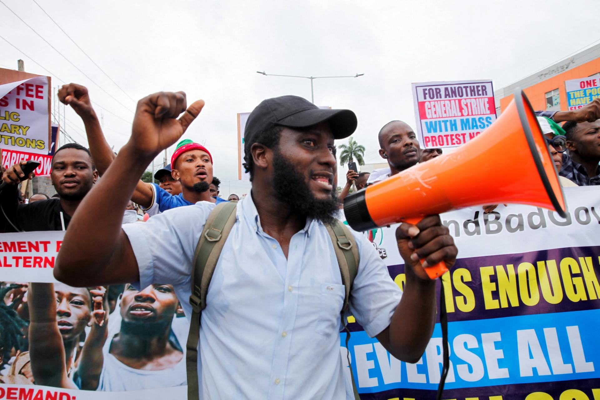 Demonstrators gather, as they participate in an anti-government demonstration to protest against bad governance and economic hardship in Lagos, Nigeria August 1, 2024. REUTERS/Akintunde Akinleye