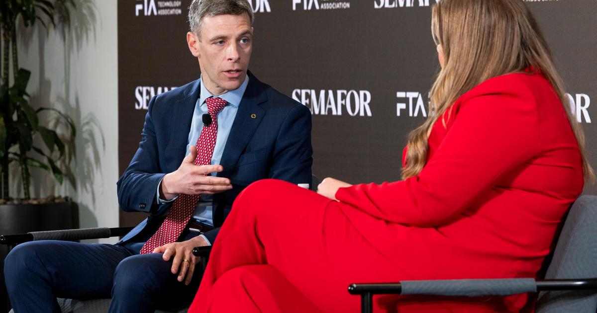 Banks taking a closer look at citizenship is âcommon sense,â US regulator says