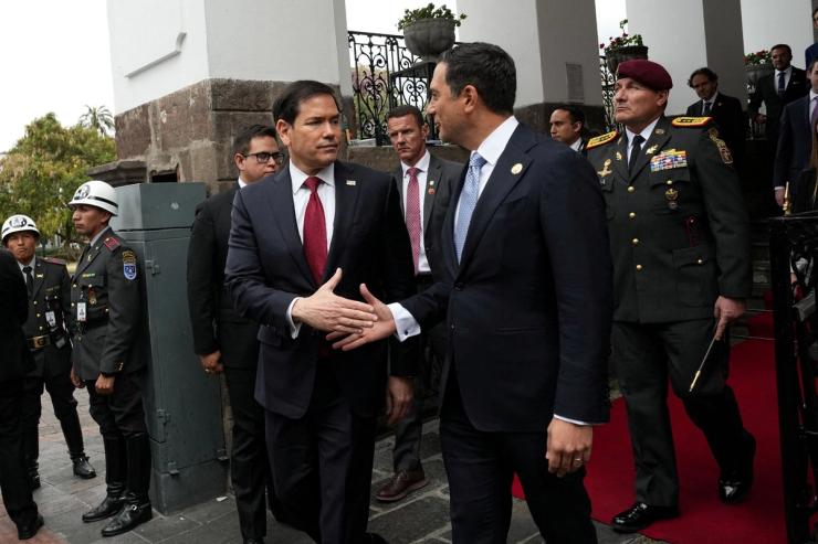 US Secretary of State Marco Rubio shaking hands with Ecuador’s Foreign Minister.