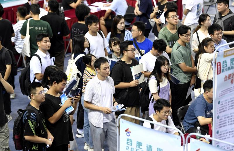 semafor.com - Tom Chivers - AI upends China's graduate job market