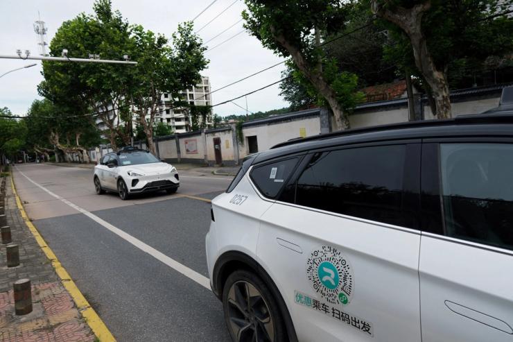 Apollo Go robotaxi service in Wuhan.