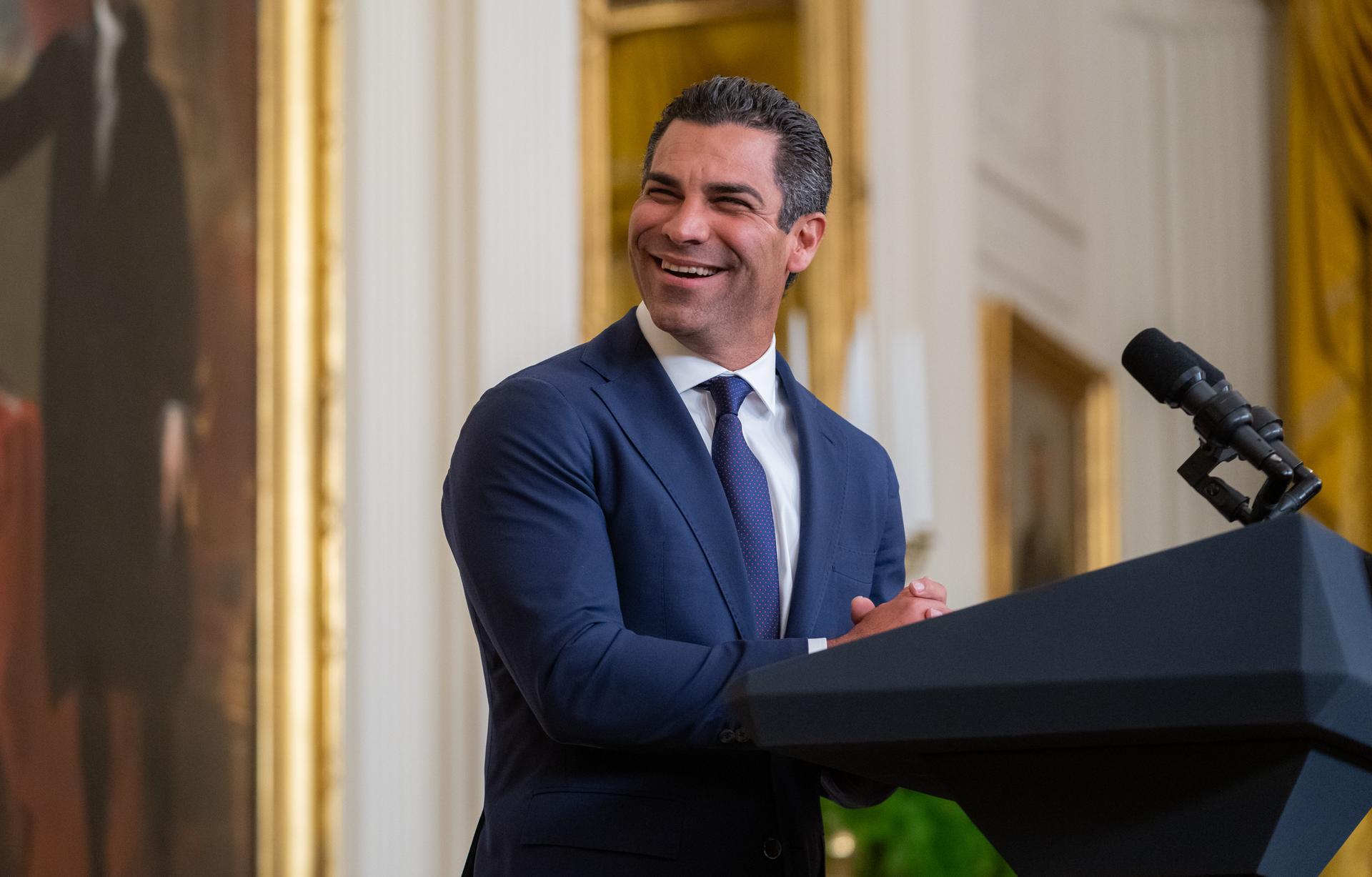 Suarez at a White House event