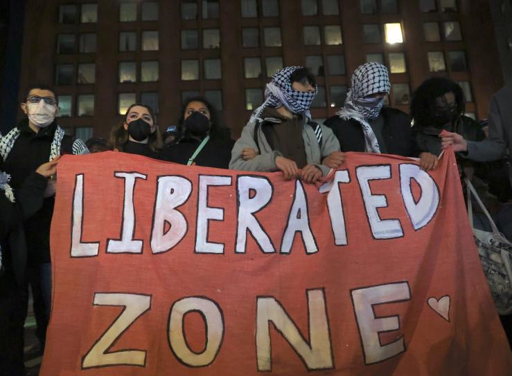 Police intervene and arrest more than 100 students at New York University who continue their demonstration on campus in solidarity with the students at Columbia University and to oppose Israel’s attacks on Gaza on April 22, 2024.