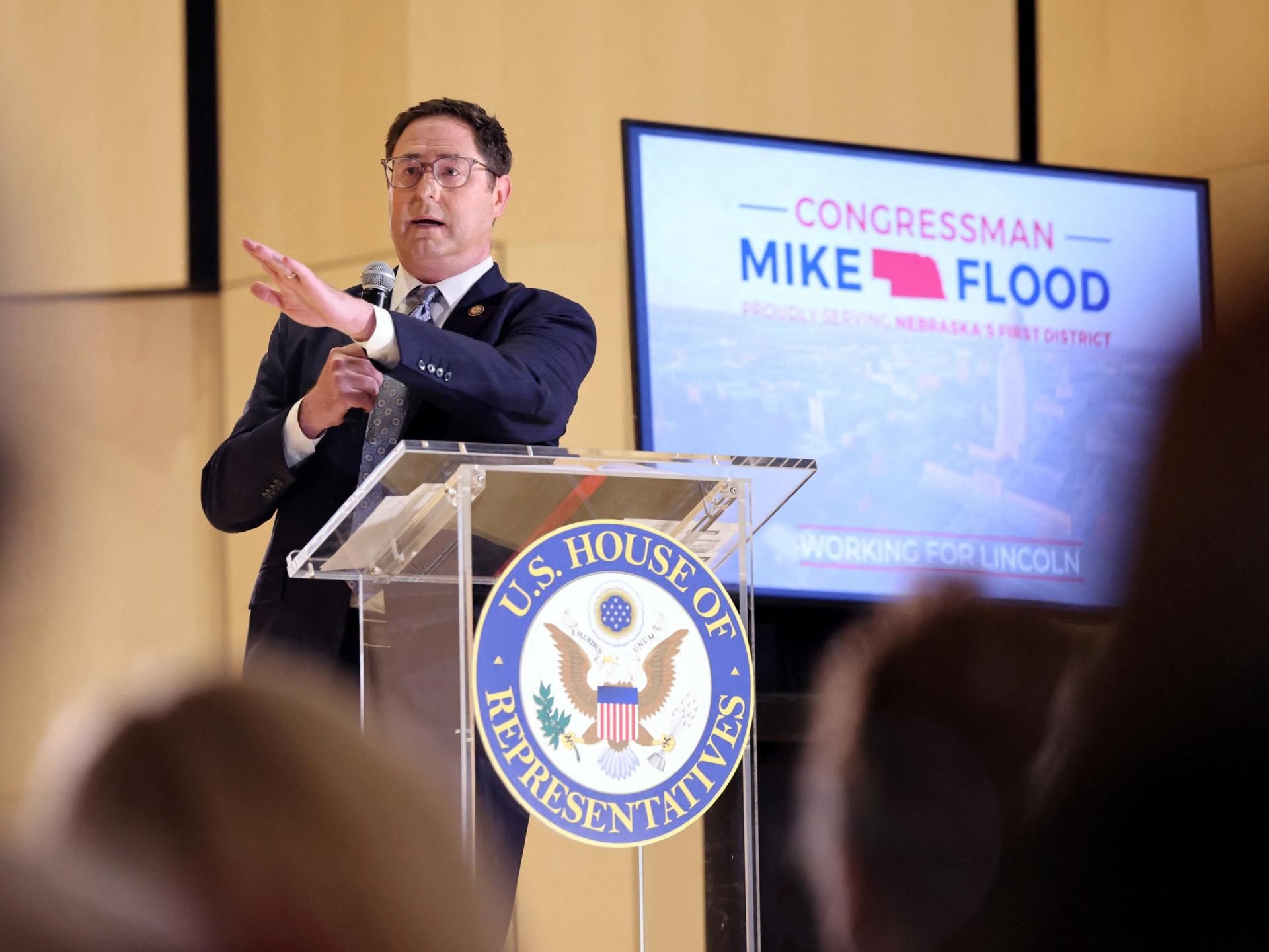 Mike Flood addresses constituents 